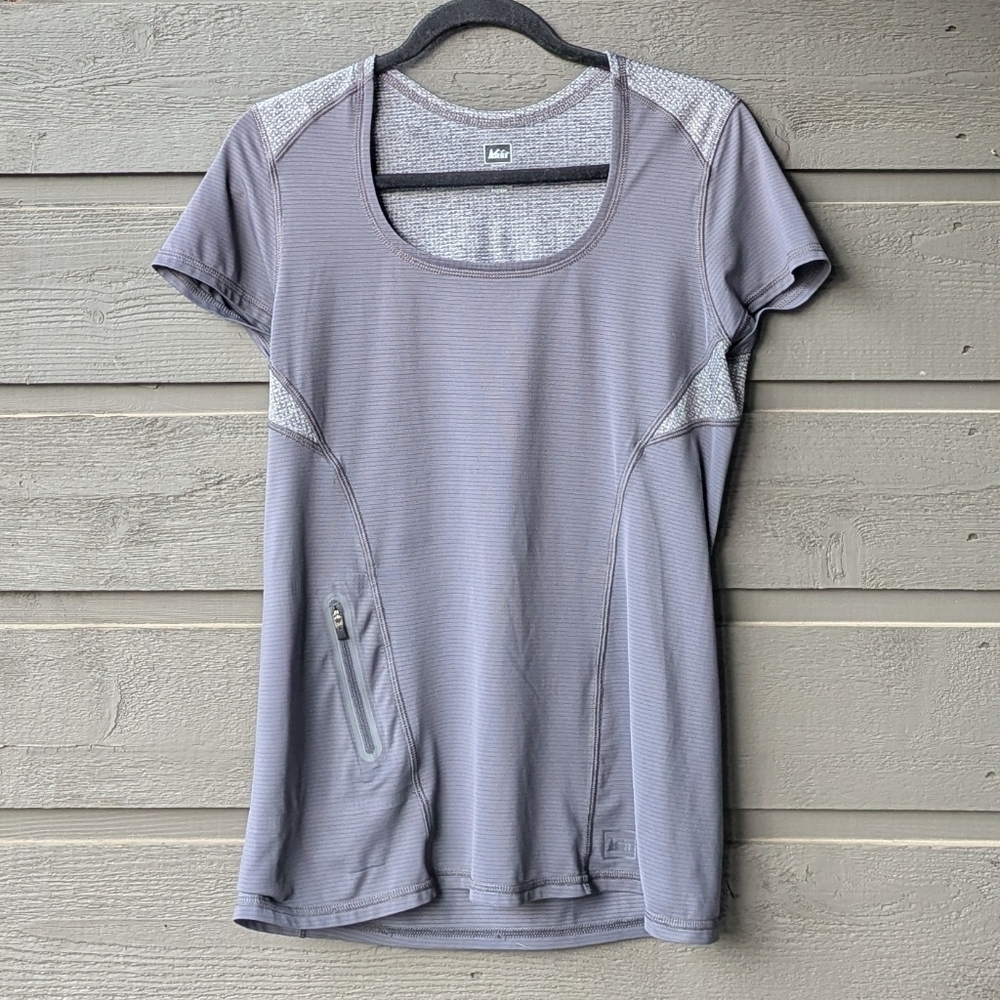 REI Co-Op Lavender Gray Scoop Neck Short Sleeve Hiking Shirt Stretch Size Medium